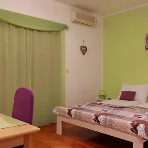  Apartment Istranova